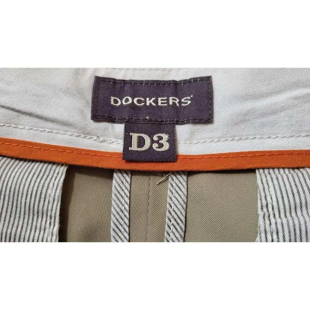 Men's Dockers D3 Classic Fit Flat Front Khaki Casual Pants Size 30 x 30